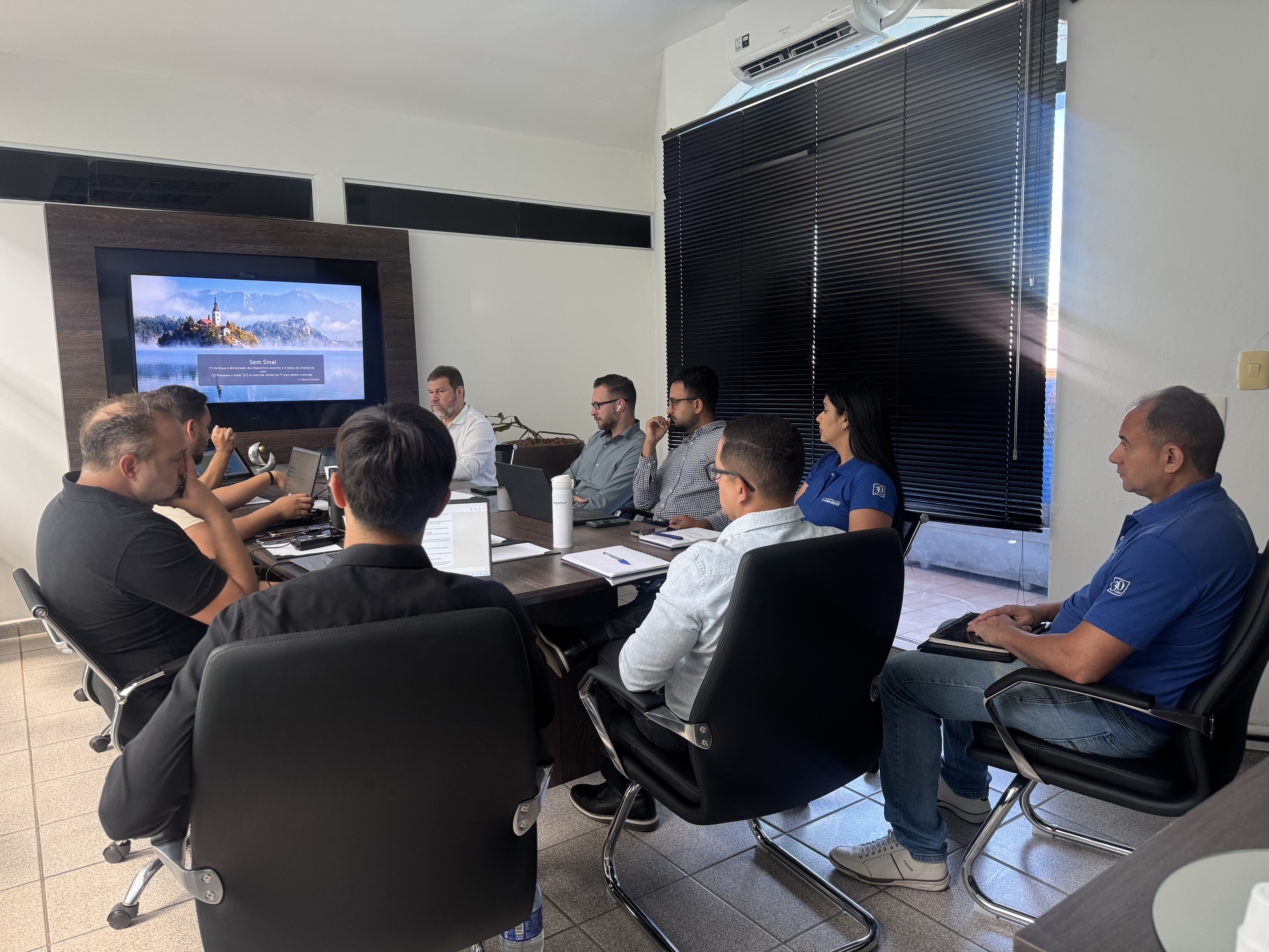 Colaboradora Federal Invest